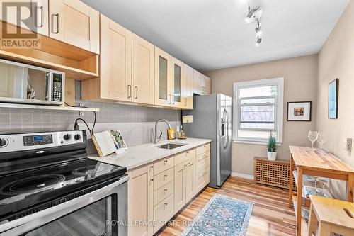 14 - 227 Macnab Street S, Hamilton, ON - Indoor Photo Showing Kitchen