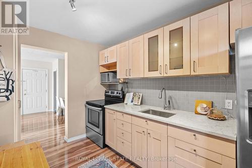 14 - 227 Macnab Street S, Hamilton, ON - Indoor Photo Showing Kitchen