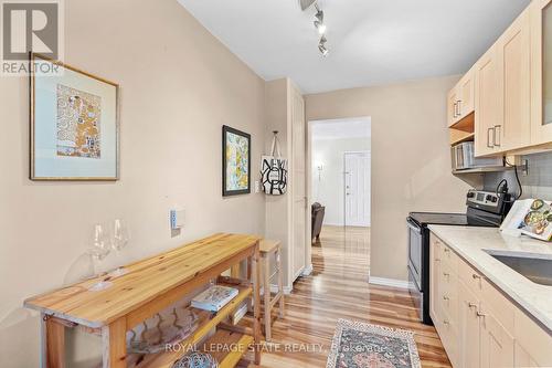 14 - 227 Macnab Street S, Hamilton, ON - Indoor Photo Showing Kitchen