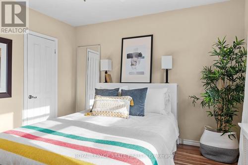 14 - 227 Macnab Street S, Hamilton, ON - Indoor Photo Showing Bedroom