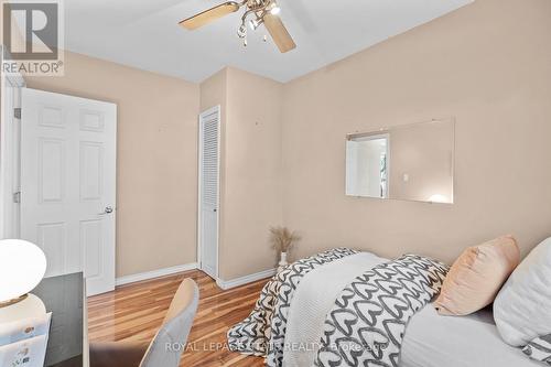 14 - 227 Macnab Street S, Hamilton, ON - Indoor Photo Showing Bedroom