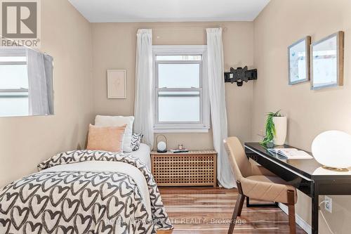 14 - 227 Macnab Street S, Hamilton, ON - Indoor Photo Showing Bedroom