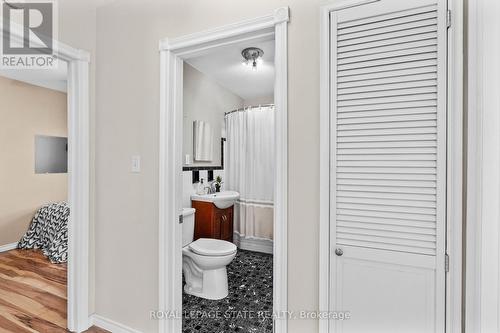 14 - 227 Macnab Street S, Hamilton, ON - Indoor Photo Showing Bathroom