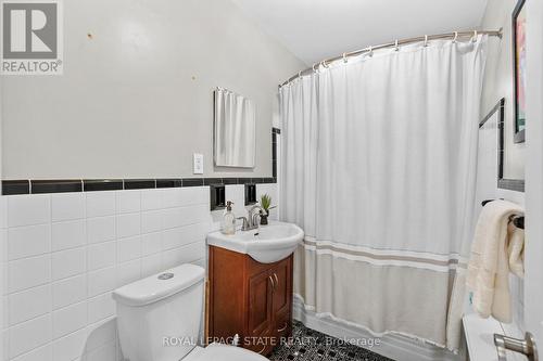 14 - 227 Macnab Street S, Hamilton, ON - Indoor Photo Showing Bathroom