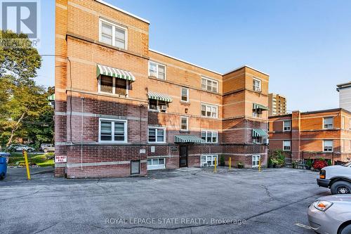 14 - 227 Macnab Street S, Hamilton, ON - Outdoor