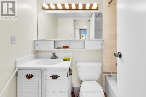 1811 - 100 Quebec Avenue, Toronto, ON - Indoor Photo Showing Bathroom