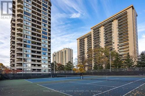 1811 - 100 Quebec Avenue, Toronto, ON - Outdoor With Facade