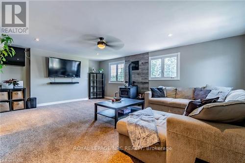 52078 Regional Road 24, Wainfleet, ON - Indoor Photo Showing Living Room