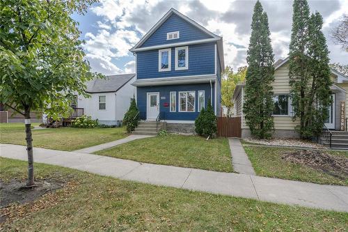 102 Harbison Avenue, Winnipeg, MB - Outdoor With Facade