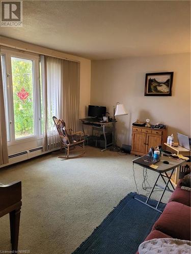 230 10Th Street, Mattawa, ON - Indoor Photo Showing Living Room