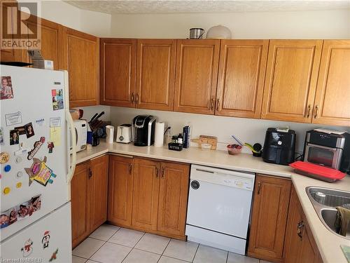 230 10Th Street, Mattawa, ON - Indoor Photo Showing Kitchen With Double Sink