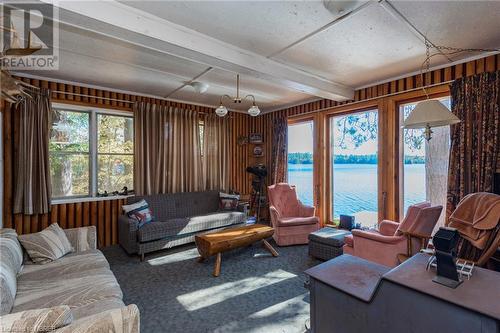 3138 Sturgeon Lake Road, Mattawa, ON - Indoor Photo Showing Living Room