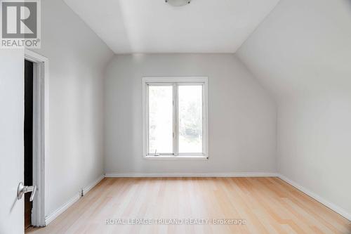 7 Marmora Street, London, ON - Indoor Photo Showing Other Room