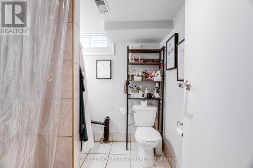 7 Marmora Street, London, ON - Indoor Photo Showing Bathroom