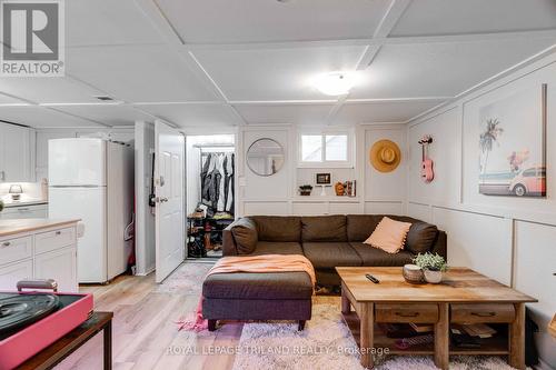 7 Marmora Street, London, ON - Indoor Photo Showing Living Room