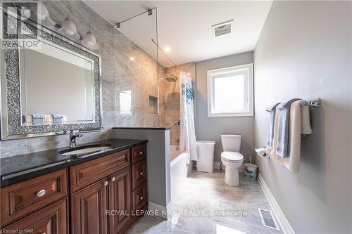 2876 3 Highway E, Port Colborne, ON - Indoor Photo Showing Bathroom