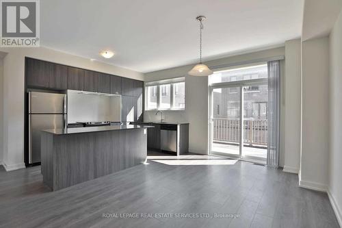 3139 Ernest Appelbe Boulevard, Oakville, ON - Indoor Photo Showing Kitchen