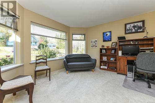 5594 7Th St, Union Bay, BC - Indoor Photo Showing Office