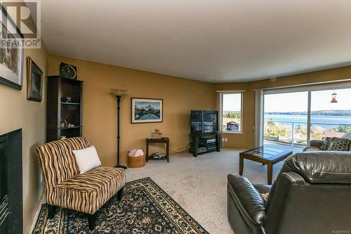 View to the water - 5594 7Th St, Union Bay, BC - Indoor