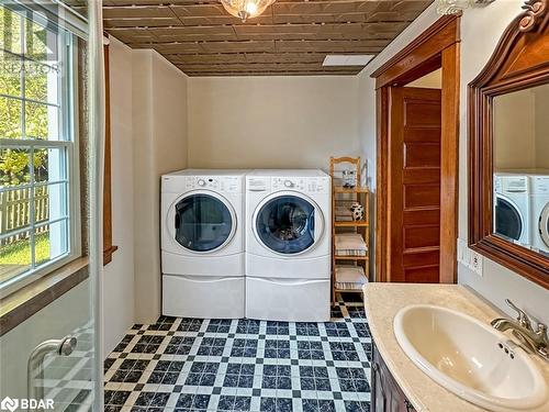 44 Mcgowan Street, Tweed, ON - Indoor Photo Showing Laundry Room