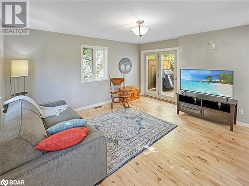 44 Mcgowan Street, Tweed, ON - Indoor Photo Showing Living Room