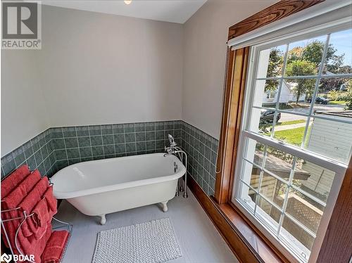 44 Mcgowan Street, Tweed, ON - Indoor Photo Showing Bathroom