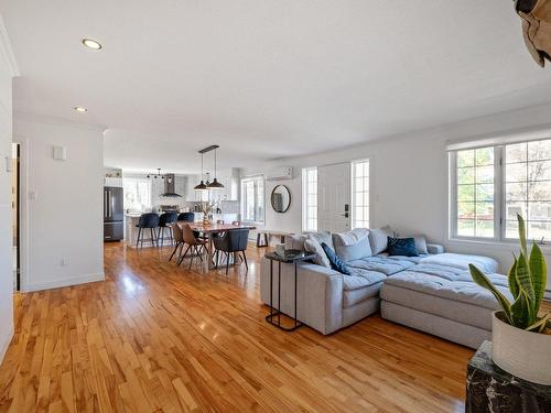 Vue d'ensemble - 115 Rg Du Haut-De-La-Rivière S., Saint-Césaire, QC - Indoor Photo Showing Living Room