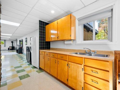 Bar - 44 Mtée De Baker-Pond, Bolton-Est, QC - Indoor Photo Showing Kitchen With Double Sink