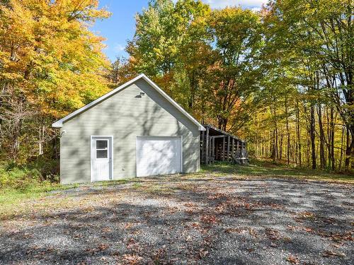 Garage - 44 Mtée De Baker-Pond, Bolton-Est, QC - Outdoor