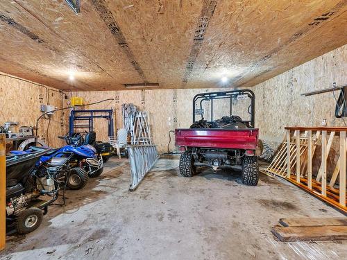 Garage - 44 Mtée De Baker-Pond, Bolton-Est, QC - Indoor Photo Showing Garage