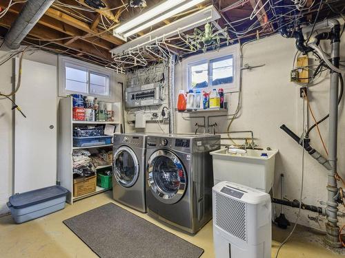 Salle de lavage - 32 Rue St-Dominique, Gatineau (Hull), QC - Indoor Photo Showing Laundry Room