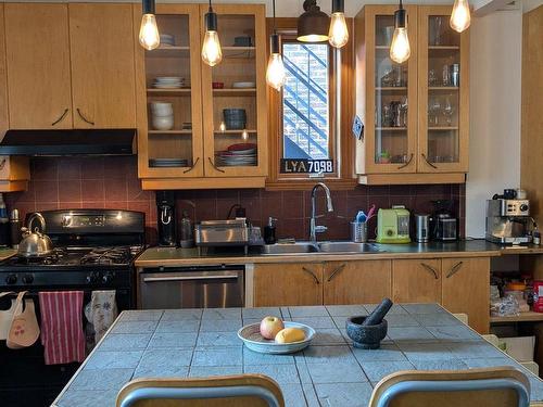 Cuisine - 7098 6E Avenue, Montréal (Villeray/Saint-Michel/Parc-Extension), QC - Indoor Photo Showing Kitchen With Double Sink