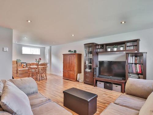 Family room - 24 Rue William, Lanoraie, QC - Indoor Photo Showing Living Room