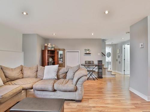 Family room - 24 Rue William, Lanoraie, QC - Indoor Photo Showing Living Room