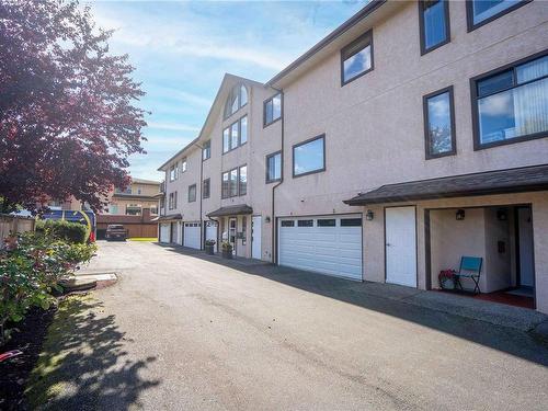 202-2373 Henry Ave, Sidney, BC - Outdoor