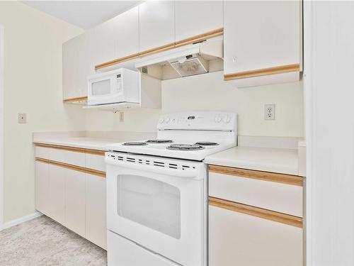 202-2373 Henry Ave, Sidney, BC - Indoor Photo Showing Kitchen