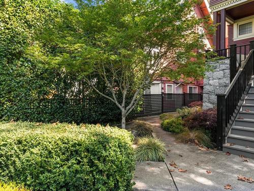 4-523 Su'It St, Victoria, BC - Outdoor