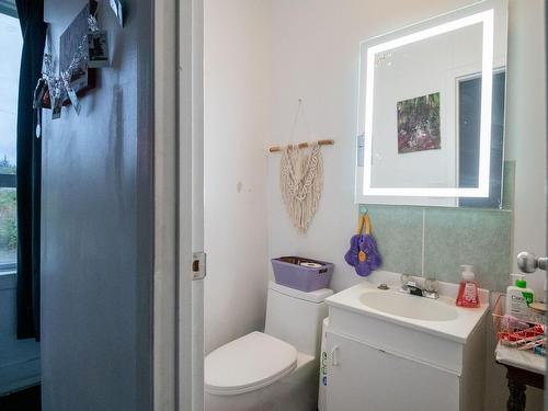 3203 Kingsway Ave, Port Alberni, BC - Indoor Photo Showing Bathroom