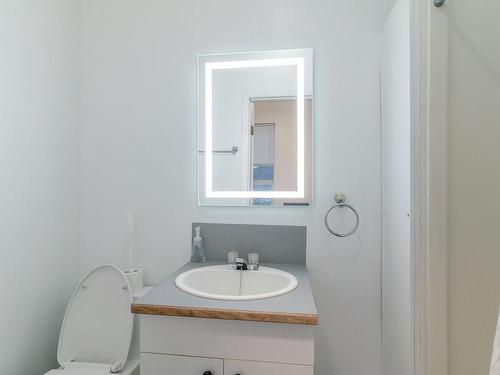 3203 Kingsway Ave, Port Alberni, BC - Indoor Photo Showing Bathroom