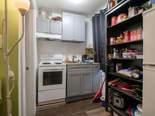 3203 Kingsway Ave, Port Alberni, BC - Indoor Photo Showing Kitchen