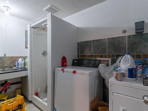 3203 Kingsway Ave, Port Alberni, BC - Indoor Photo Showing Laundry Room