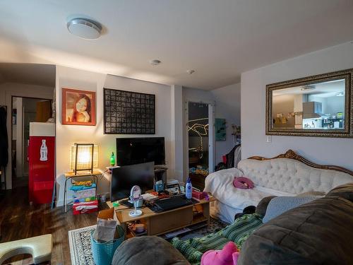 3203 Kingsway Ave, Port Alberni, BC - Indoor Photo Showing Living Room