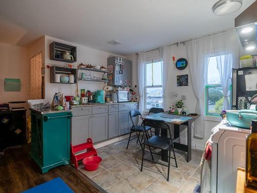 3203 Kingsway Ave, Port Alberni, BC - Indoor Photo Showing Laundry Room