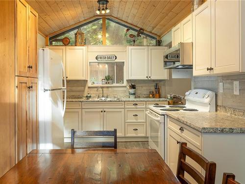 379 Hemlock Ave, Gabriola Island, BC 