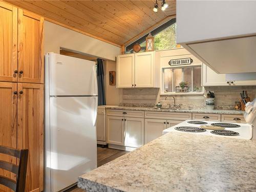 379 Hemlock Ave, Gabriola Island, BC 