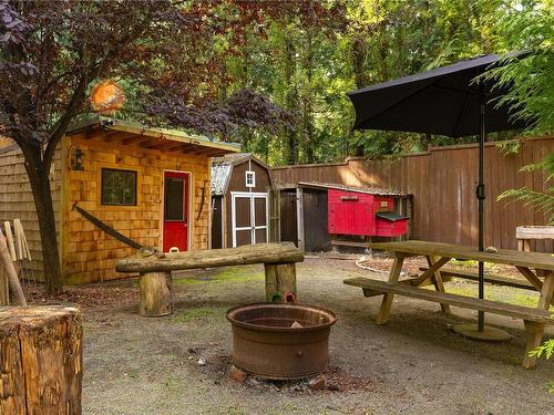 379 Hemlock Ave, Gabriola Island, BC 