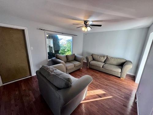 276 Mary Street W, Thunder Bay, ON - Indoor Photo Showing Living Room