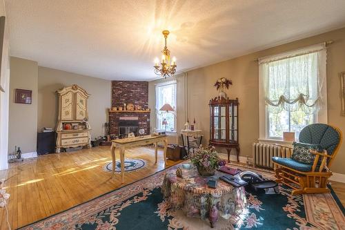 233 Elgin Street, Thunder Bay, ON - Indoor Photo Showing Living Room With Fireplace