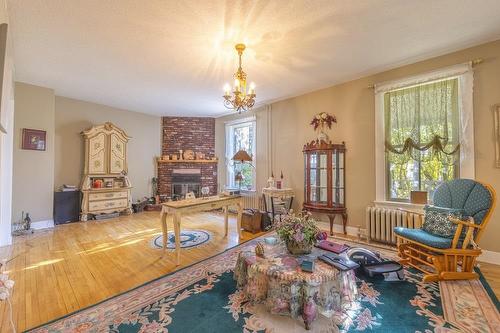 233 Elgin Street, Thunder Bay, ON - Indoor Photo Showing Living Room With Fireplace