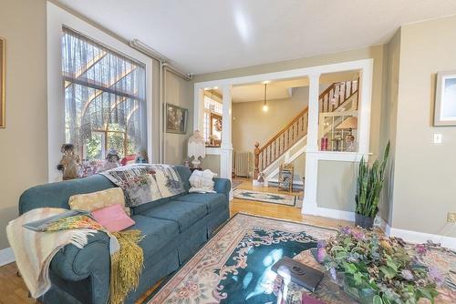 233 Elgin Street, Thunder Bay, ON - Indoor Photo Showing Living Room